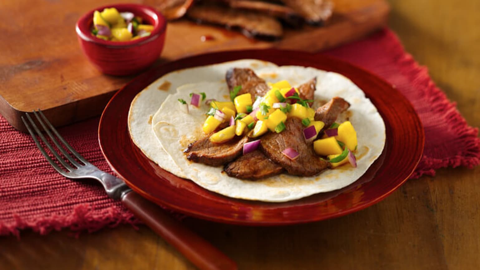 Tacos De Bavette De Boeuf Et Salsa À La Mangue